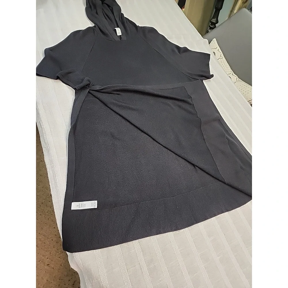 Lululemon M/L Black Opened Up Hooded Poncho Long Version LNC!